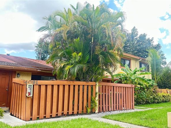 4091 Sierra Te 4091, Sunrise FL 33351