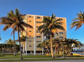 555 Crandon Blvd