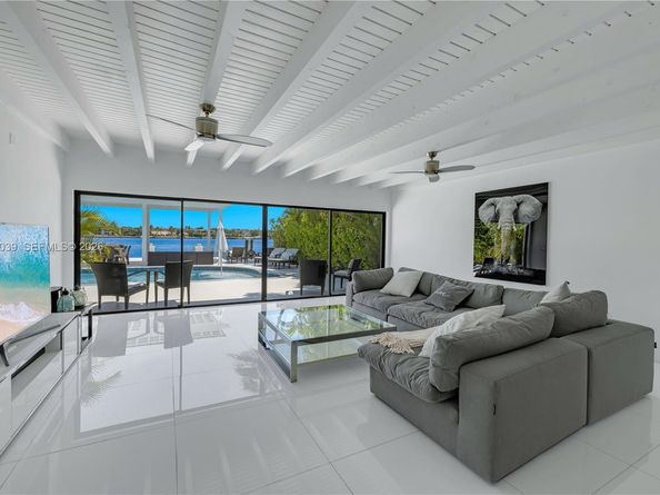 1405 Stillwater Dr, Miami Beach FL 33141