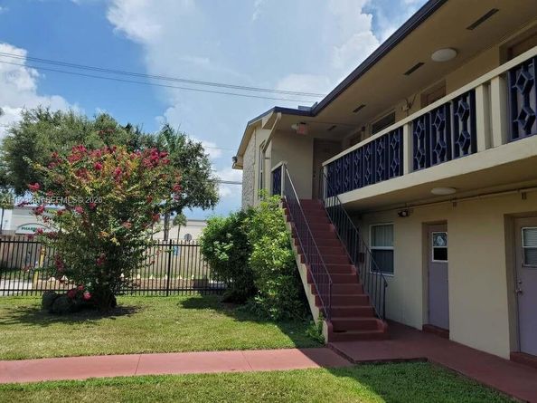 3901 SW 78th Ct 221, Miami FL 33155