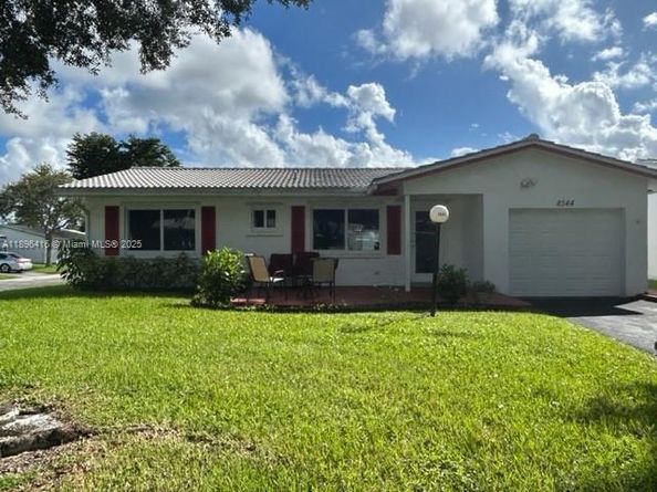 8544 N Campanelli Blvd, Plantation FL 33322
