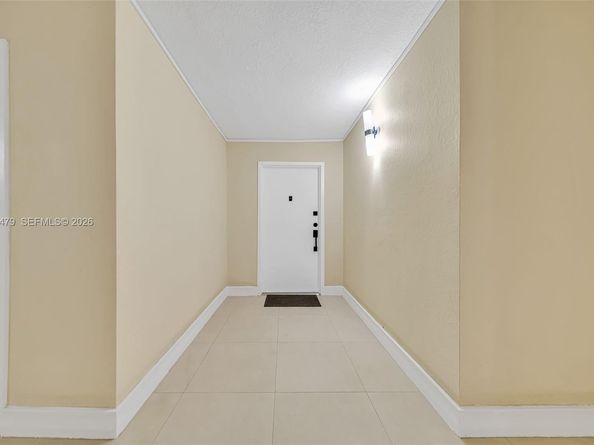9360 Fontainebleau Blvd 208, Miami FL 33172