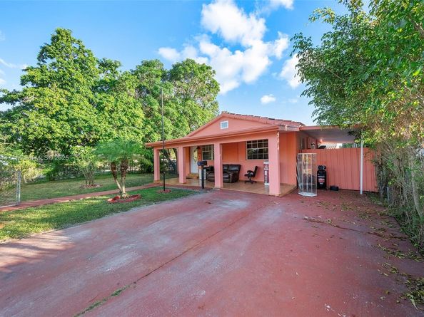 5300 SW 6th St, Miami FL 33134