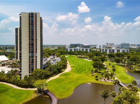 20379 W Country Club Drive 1631, Aventura FL 33180