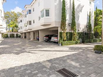 261 Navarre Ave