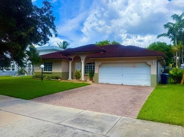 18223 SW 149th Pl, Miami FL 33187