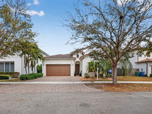 14929 SW 176th Ter, Miami FL 33187