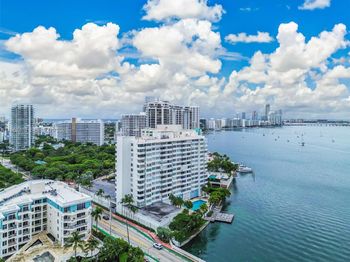 3 Island Ave