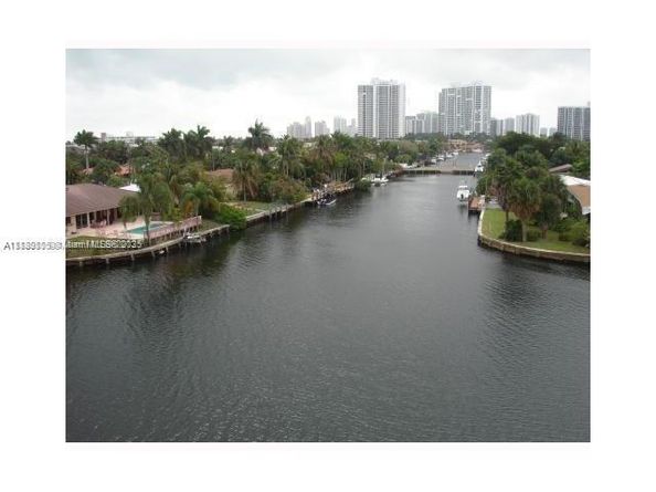 301 Golden Isles Dr 211, Hallandale Beach FL 33009