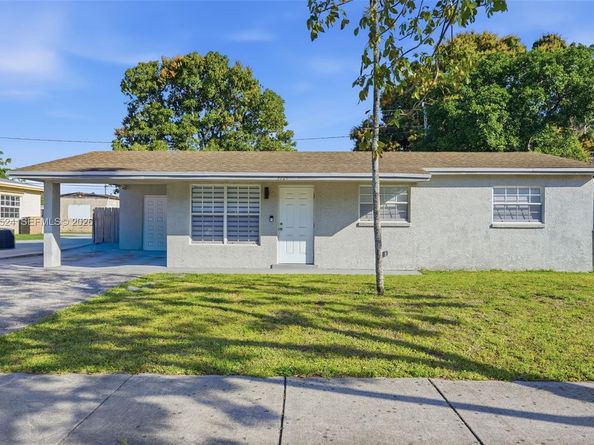 3221 NW 12th Pl, Lauderhill FL 33311