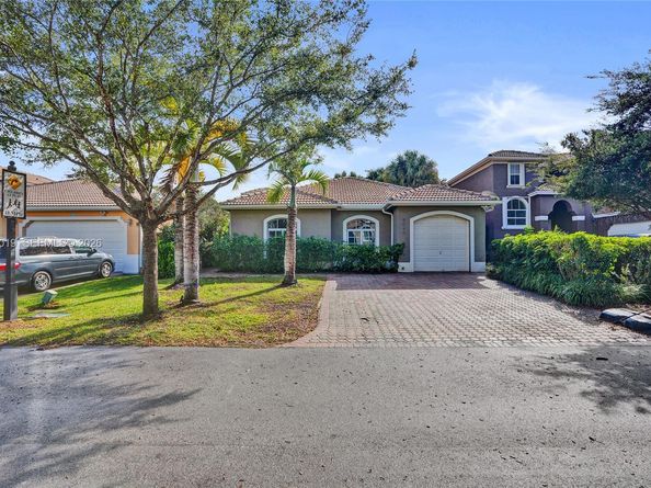 9046 SW 160th Ter, Palmetto Bay FL 33157