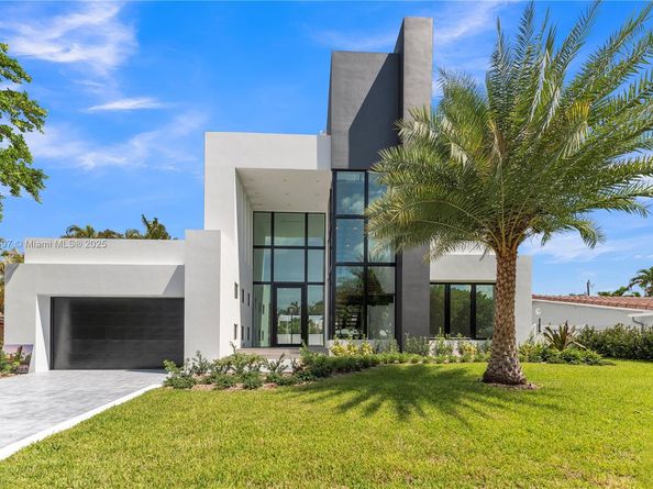 3205 Leigh Rd, Pompano Beach FL 33062