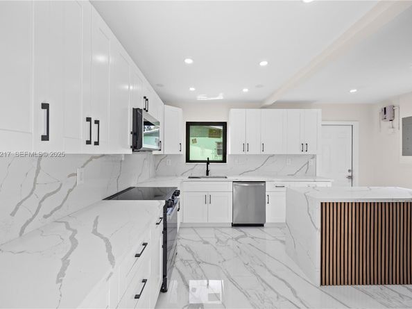 3850 NW 188TH St, Miami Gardens FL 33055