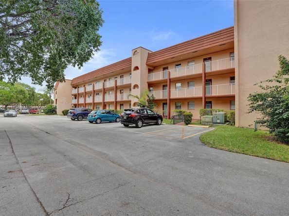 2791 N Pine Island Rd 205, Sunrise FL 33322