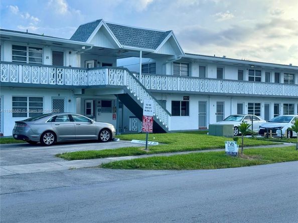 52 NE 204th St 32, Miami Gardens FL 33179