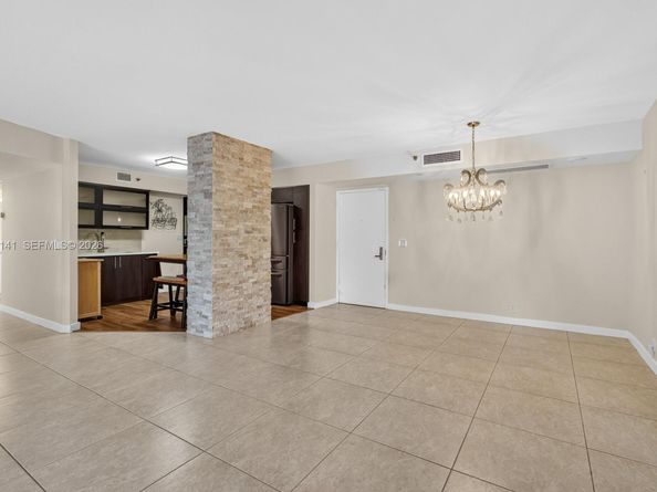 3500 Mystic Pointe Dr 302, Aventura FL 33180