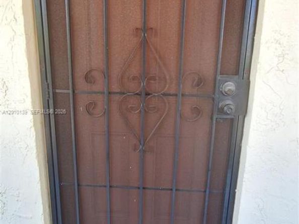 Undisclosed Address #A12010139, Lauderdale Lakes FL 33313