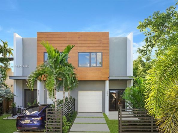 3063 Elizabeth St, Miami FL 33133