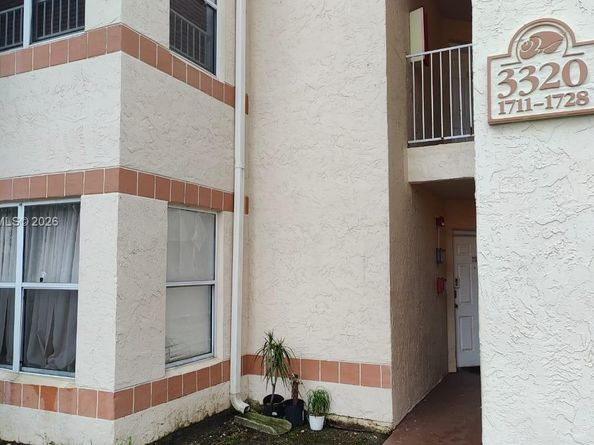 3320 N Pinewalk Dr N 1715, Margate FL 33063