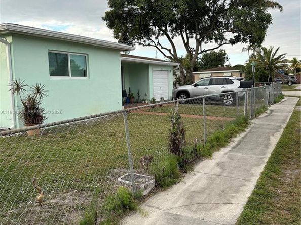410 N 74th Ave, Hollywood FL 33024