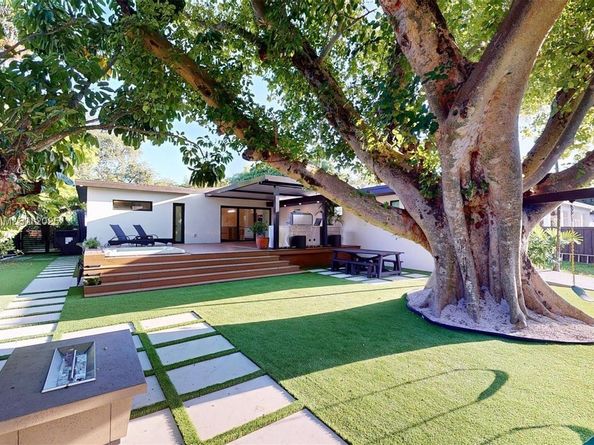 641 Nightingale Ave, Miami Springs FL 33166