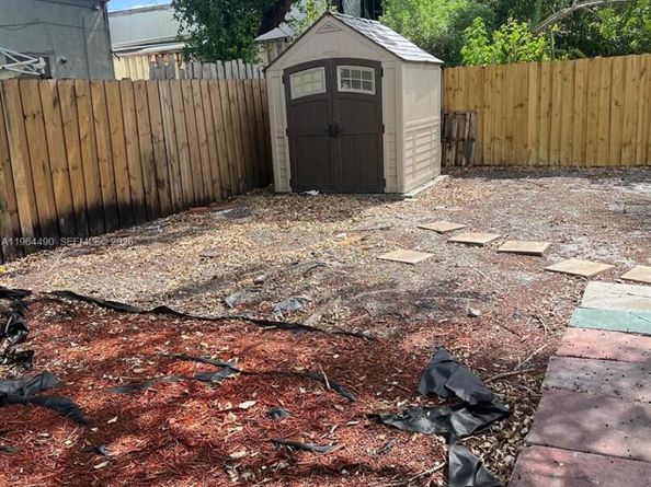 2561 NW 18th Ct, Fort Lauderdale FL 33311