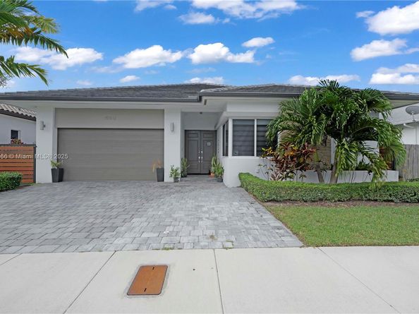 15012 SW 177th Ter, Miami FL 33187