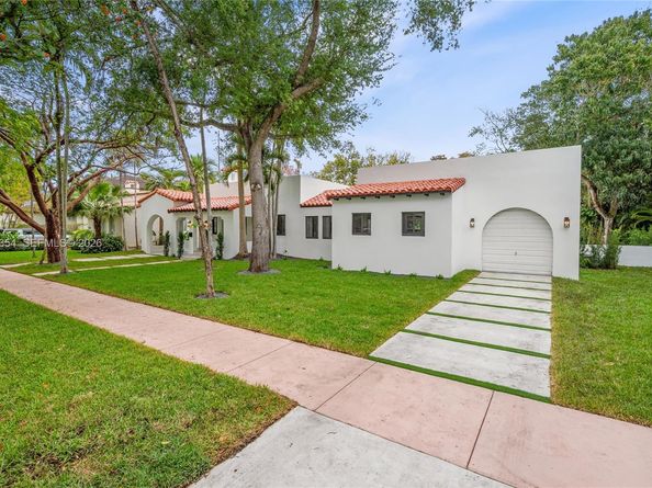 1207 Columbus Blvd, Coral Gables FL 33134