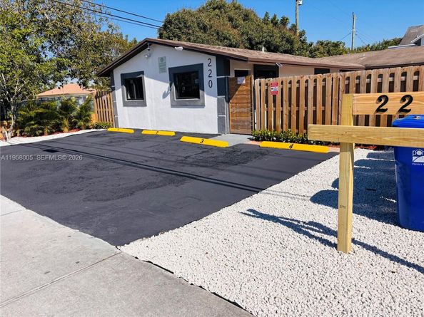 220 NW 27th Ave, Pompano Beach FL 33069