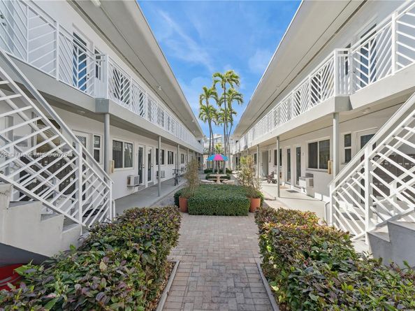 7440 Byron Ave 1B, Miami Beach FL 33141