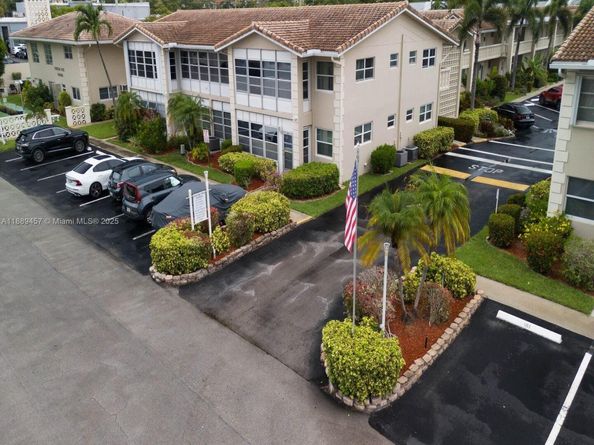 2121 NE 42nd Ct 202C, Lighthouse Point FL 33064