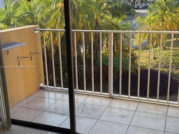 15620 SW 80th St H203, Miami FL 33193