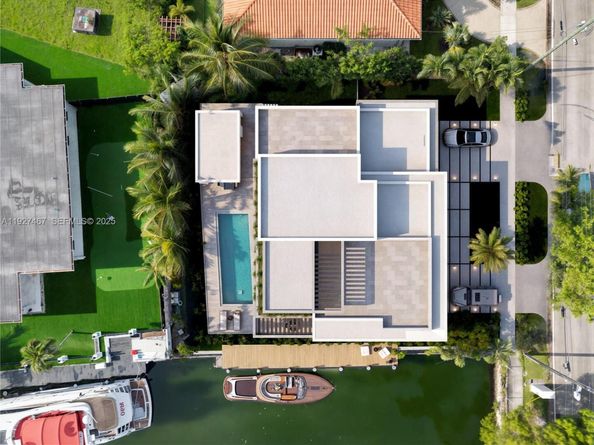 12735 Ixora Rd, North Miami FL 33181