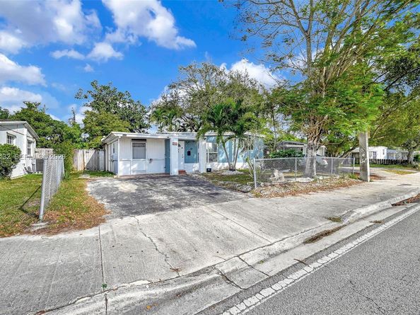 6629 Sheridan St, Hollywood FL 33024