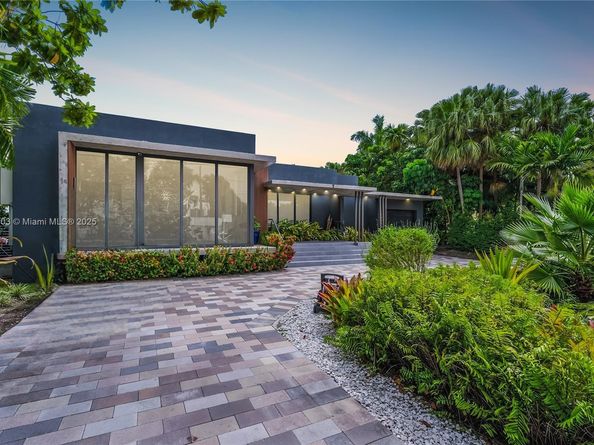 1845 NE 124th St, North Miami FL 33181