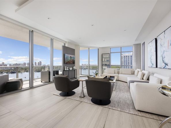 17301 Biscayne Blvd 2009, North Miami Beach FL 33160