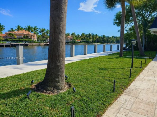 1201 Diplomat Pkwy, Hollywood FL 33019