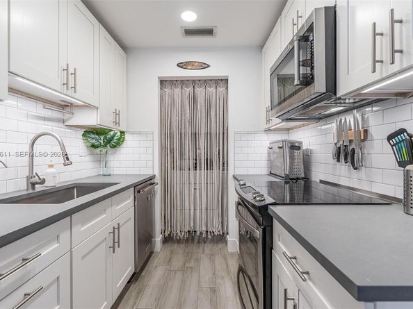 130-134 NW 57th St, Oakland Park FL 33309