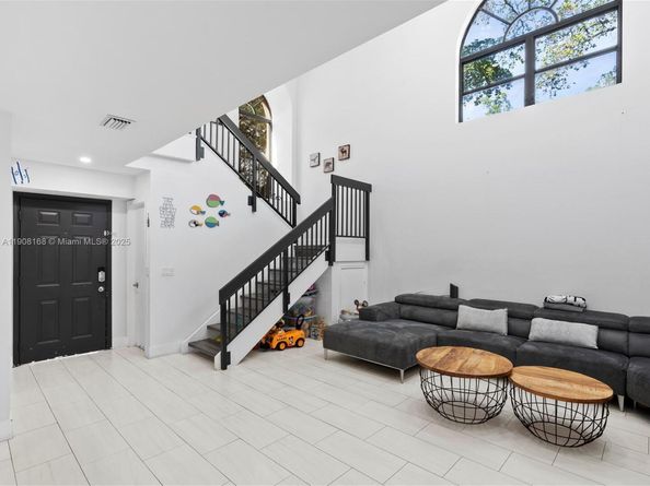 3400 Emerald Oaks Dr 801, Hollywood FL 33021