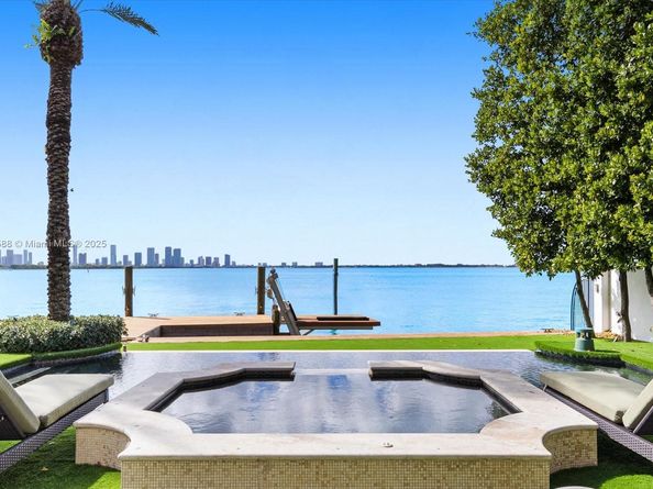 4340 N Bay Rd, Miami Beach FL 33140