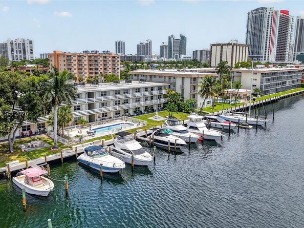 2100 Diana Dr 310, Hallandale Beach FL 33009