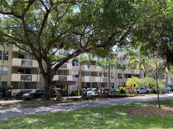 1800 Sans Souci Blvd 119, North Miami FL 33181