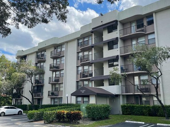 2771 Riverside Dr 307A, Coral Springs FL 33065