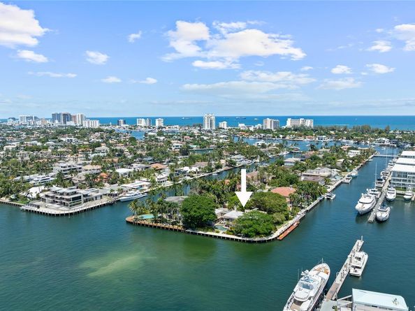 2500 Mercedes Dr, Fort Lauderdale FL 33316