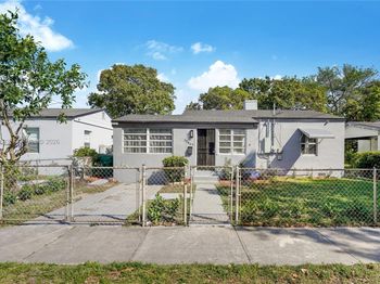 1283 NW 45th St