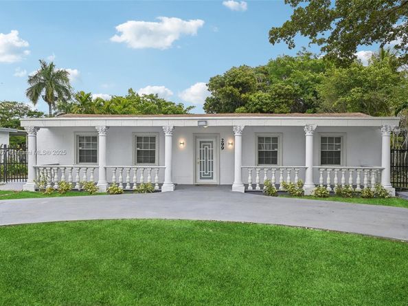 299 S Biscayne River Dr, Miami FL 33169