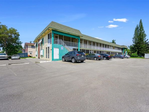 2905 Pierce St 17, Hollywood FL 33020