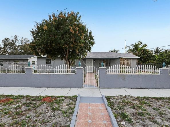 3398 NW 212th St, Miami Gardens FL 33056