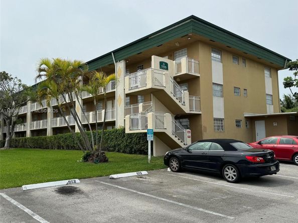 5500 SW 77th Ct 305, Miami FL 33155