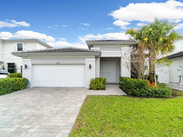 4577 SW 174th Ave, Miramar FL 33029